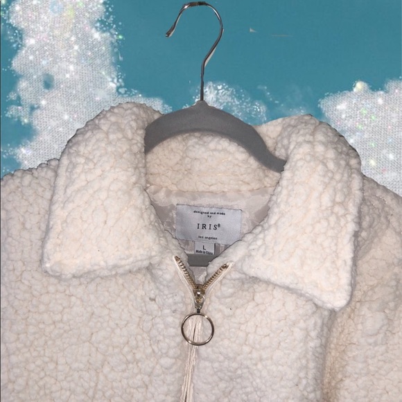 White Fluffy Jacket 🦢 - Picture 2 of 3